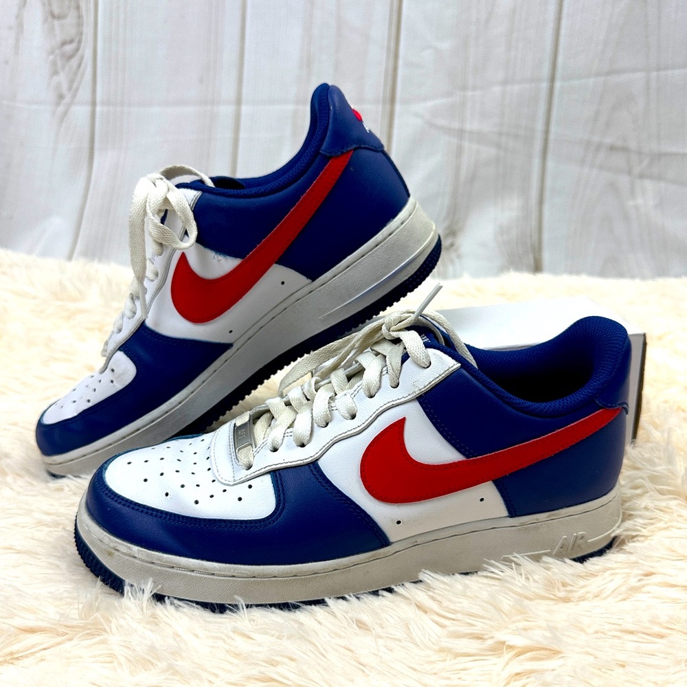 Nike Air Force 1 ‘07 USA, white/university red, size 8 men’s